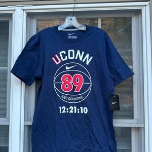 Nike UConn Huskies T Shirt Men’s Medium NEW 89 & counting